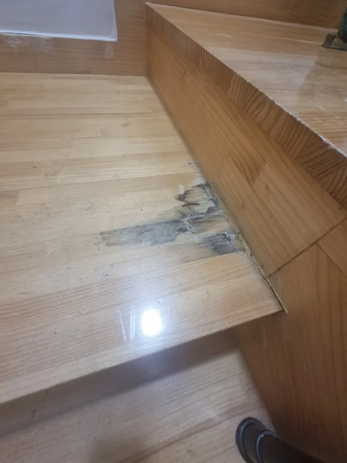 파주 목동동 나무계단 파손 복원 전